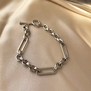 Bracelet en alliage de métaux