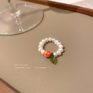 Bague de perles à motif fruité et fleuri