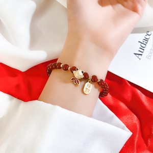 Bracelet a perle et pendentif animaux ferme