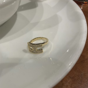 Bague sertie de Zircon