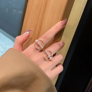 Bague doré avec perles