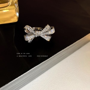 Bague en forme de noeud papillon pour femme et filles