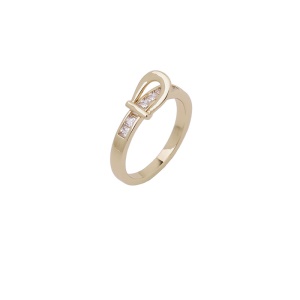 Bague incrustée de diamants artificiels