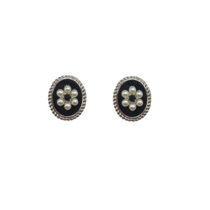 Boucles d'oreilles incrustées de perles