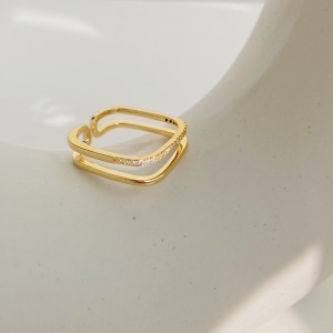 Petite bague carrée  en zircon bijoux pour femmes