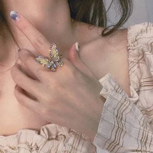 Super Immortel tempérament couleur goutte à goutte huile papillon anneau ouvert pour les femmes ins simple personnalité incrusté de diamants froid vent index bague