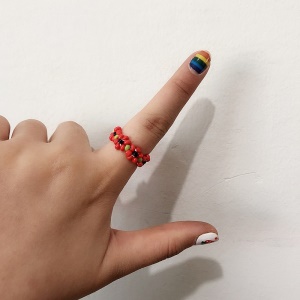 Bague mignonne  à petites fleurs