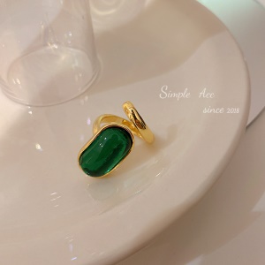 Bague ouverte avec pierre précieuse