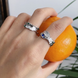 Bague ouverte simple avec diamant