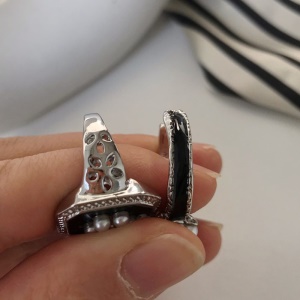 Bague ouverte et réglable avec perles