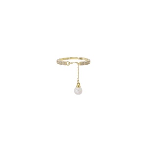 Bague incrustée de diamant  artificiels et perles