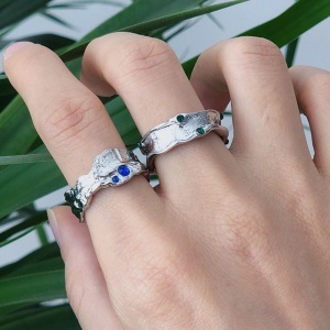 Bague ouverte simple avec diamant