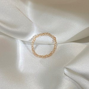 Bague avec perles de cristal très fines