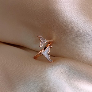 Bague pour femme motif à double queue de poisson