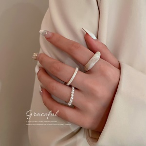 Lot de  bagues avec perles