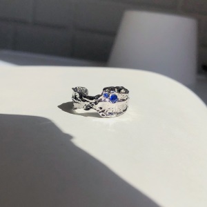 Bague ouverte simple avec diamant