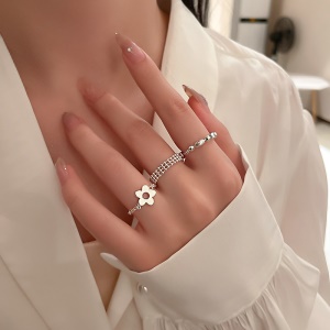 Bague en argent à chaîne souple et réglable