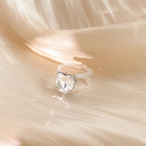 Bague avec cristal incrusté  en forme de coeur