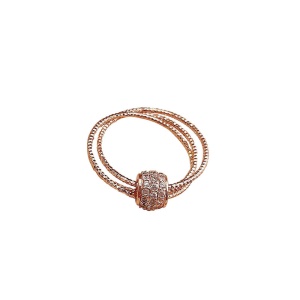 Bague de doigts stylé avec diamants incrustés