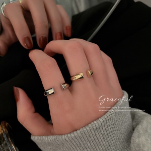 Bague avec ouverture reglable