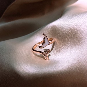 Bague pour femme motif à double queue de poisson