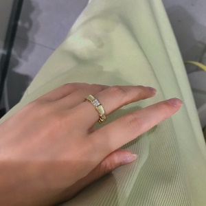 Bague en diamant opale plaqué avec de l'or  véritable