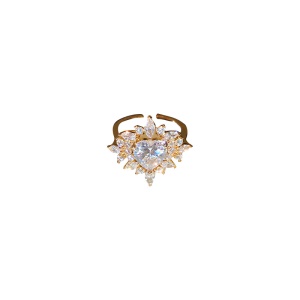 Bague  incrustée de diamants artificiels