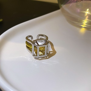 Bague à la mode avec diamant incrusté un ensemble de deux pièces