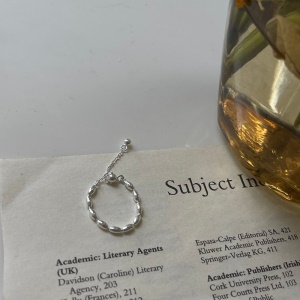 Bague en argent à chaîne souple et réglable