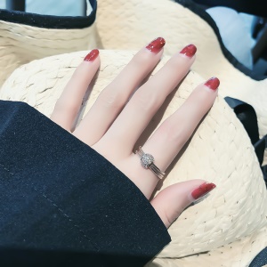 Bague de doigts stylé avec diamants incrustés