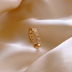 Bague dorée  ajustable avec ouverture