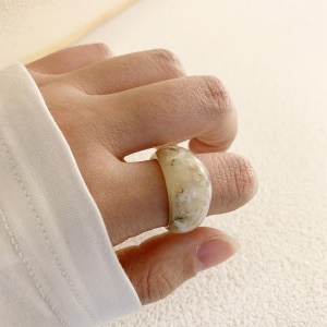 Bague en acrylique vente en gros