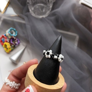 Bague mignonne  à petites fleurs