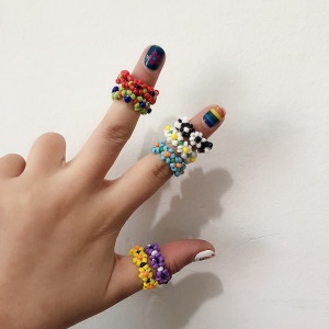 Bague mignonne  à petites fleurs