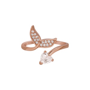 Bague incrustée de diamants artificiels