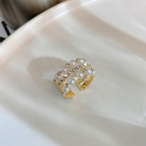 Bague à la mode avec décoration de perles