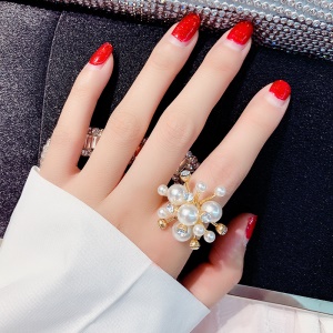 Bague de perles  et pierres précieuse pour femme