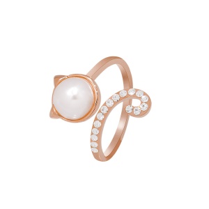 Bague incrustée de diamants artificiels et de perle