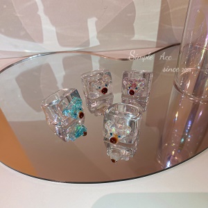 Bague acrylique avec tête d'ours
