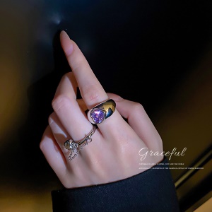 Bague en argent avec diamant en forme de cœur