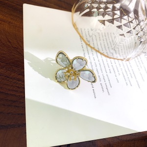 bague ouvert en forme de fleur en cristal