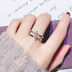 Bague ouverte  en zircon