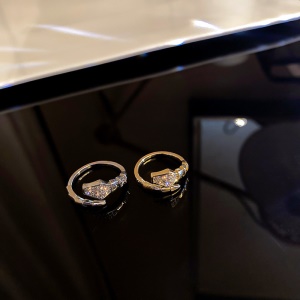 Bague de l'index ouvert réglable en forme de sepent