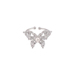 Bague avec diamant incrusté Conception de papillon