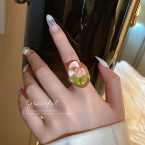 Bague stylé transparente en acrylique pour les filles