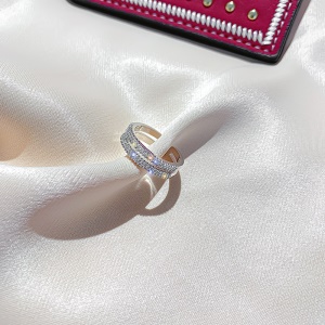 Bague Zircon avec ouverture