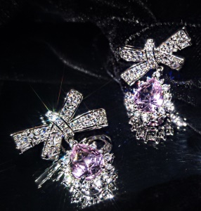 Bague ouvert stylé en pierres précieuses artificielles incrustées