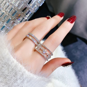 Bague Zircon avec ouverture