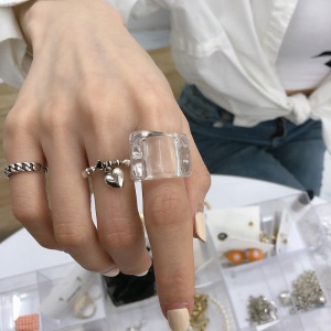 Bague transparente pour femme