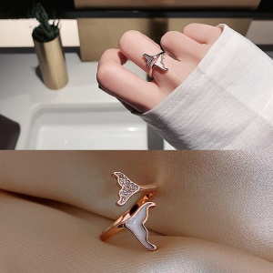 Bague pour femme motif à double queue de poisson